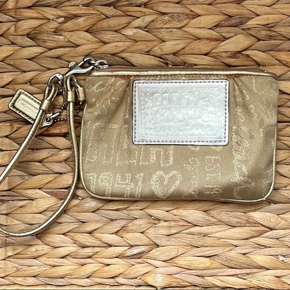 Coach Poppy Wristlet
